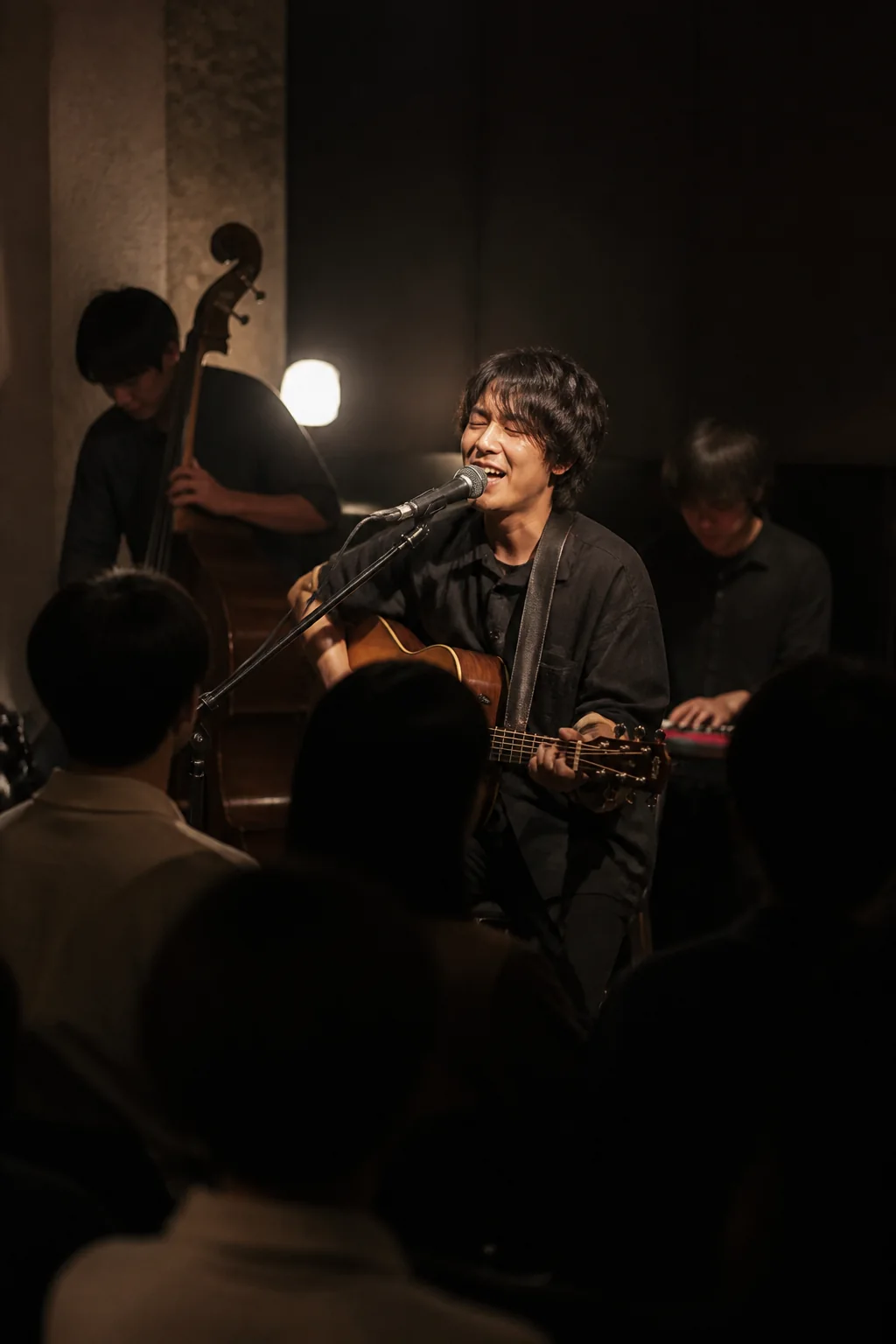 現場音樂演出與觀眾互動